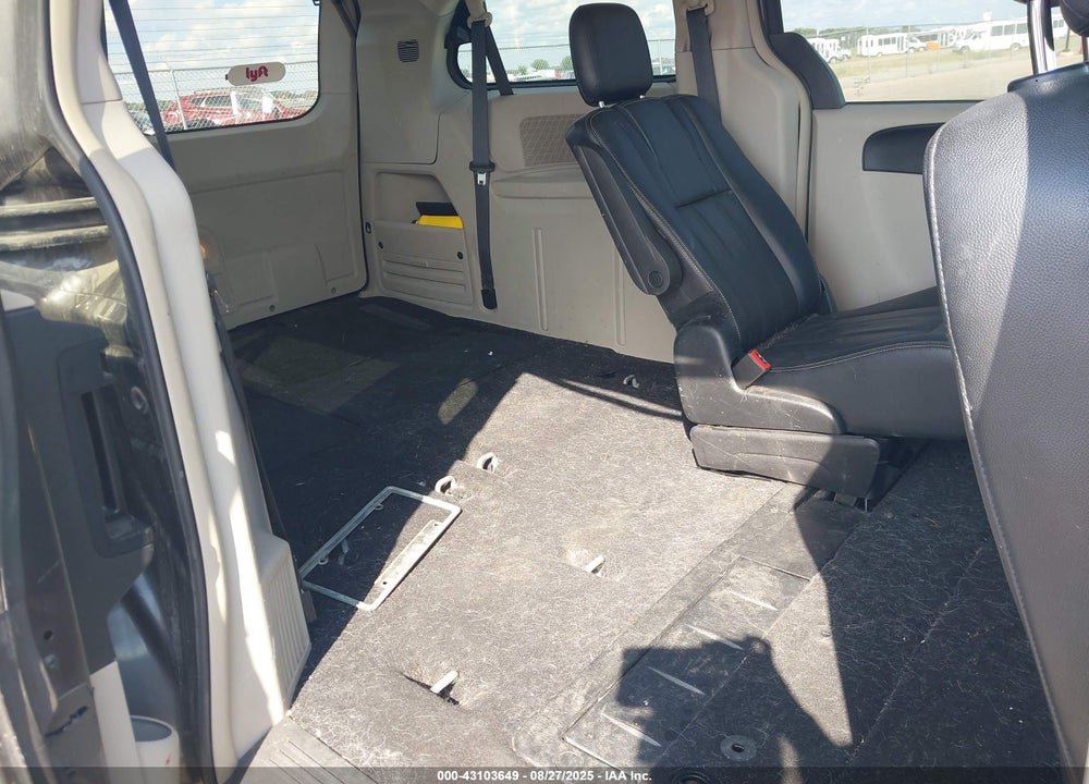 2015 CHRYSLER TOWN & COUNTRY LX VIN: 2C4RC1AG4FR676143