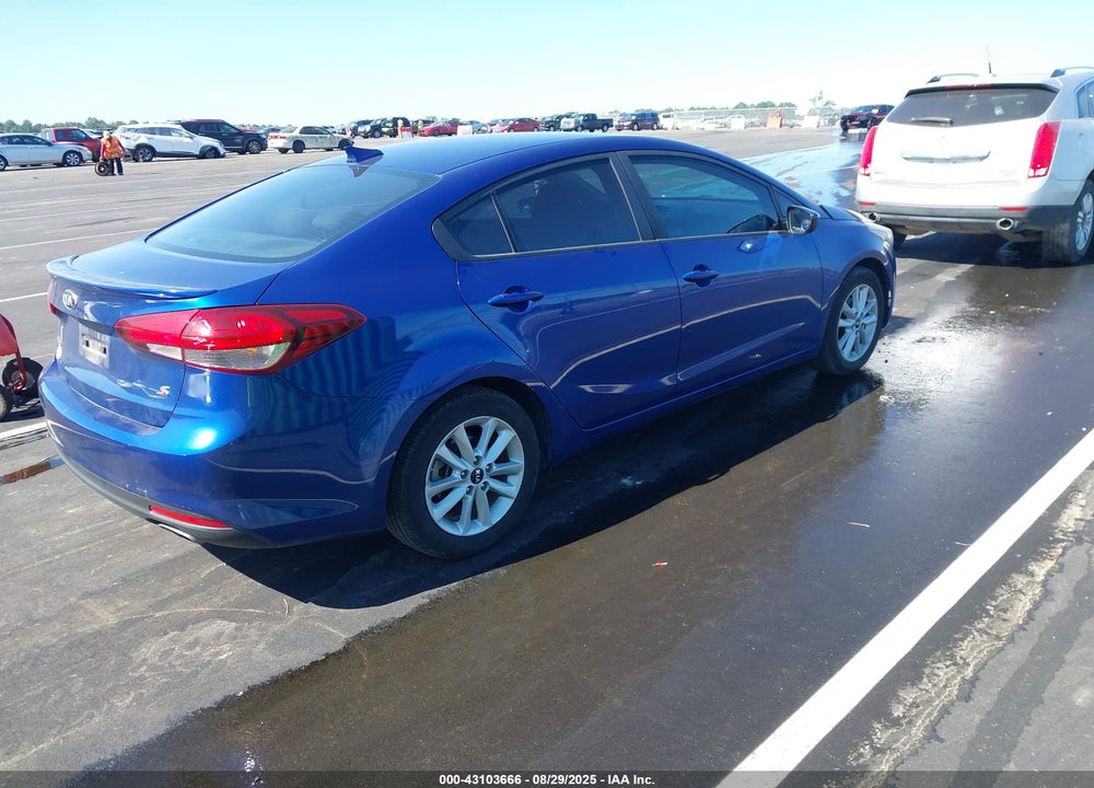 2017 KIA FORTE VIN: 3KPFL4A7XHE079295
