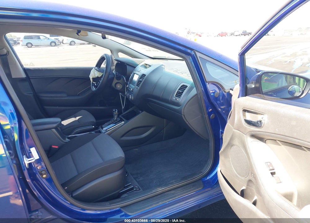 2017 KIA FORTE VIN: 3KPFL4A7XHE079295
