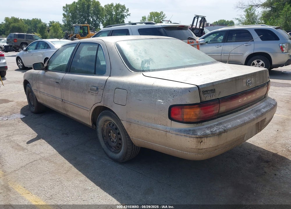 1992 TOYOTA CAMRY LE VIN: 4T1SK12EXNU122412