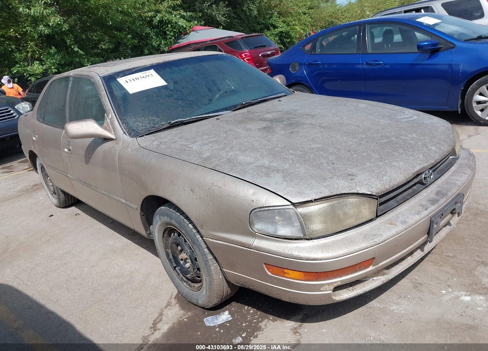 1992 TOYOTA CAMRY LE VIN: 4T1SK12EXNU122412