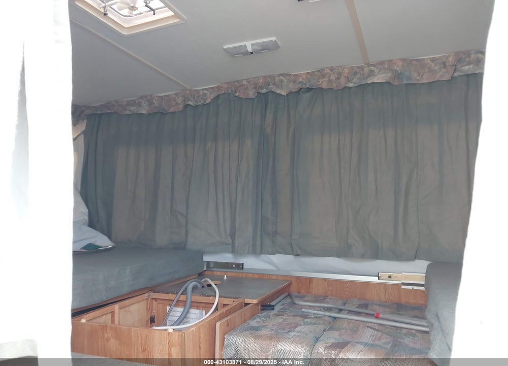 2002 VIKING LEGEND TRAVEL TRAILER VIN: 1TV1C550625000359