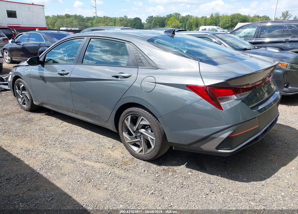 2025 HYUNDAI ELANTRA VIN: KMHLM4DG2SU998577