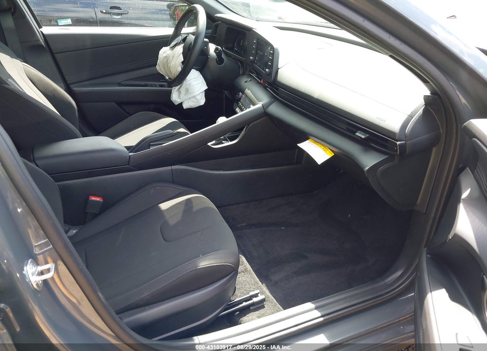 2025 HYUNDAI ELANTRA VIN: KMHLM4DG2SU998577