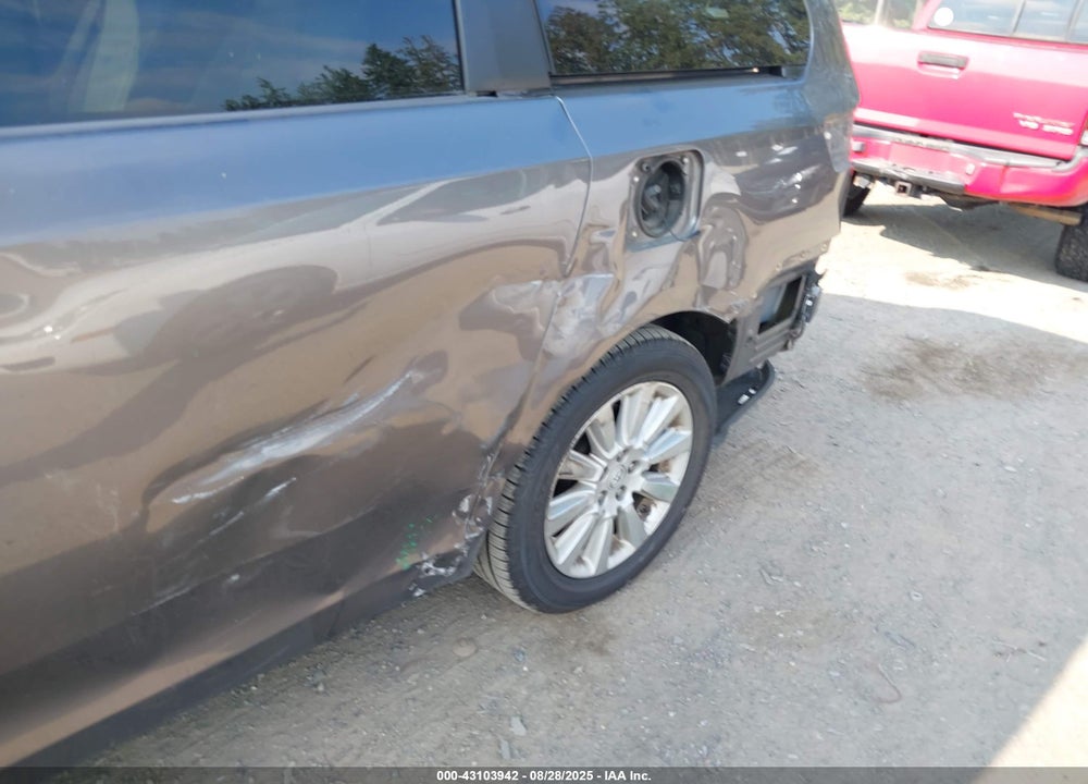 2014 TOYOTA SIENNA LIMITED V6 7 PASSENGER VIN: 5TDYK3DC1ES418512