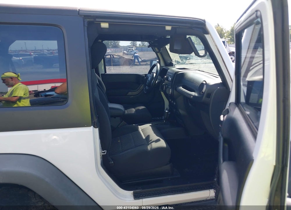 2011 JEEP WRANGLER / VIN: 1J4AA2D12BL637709