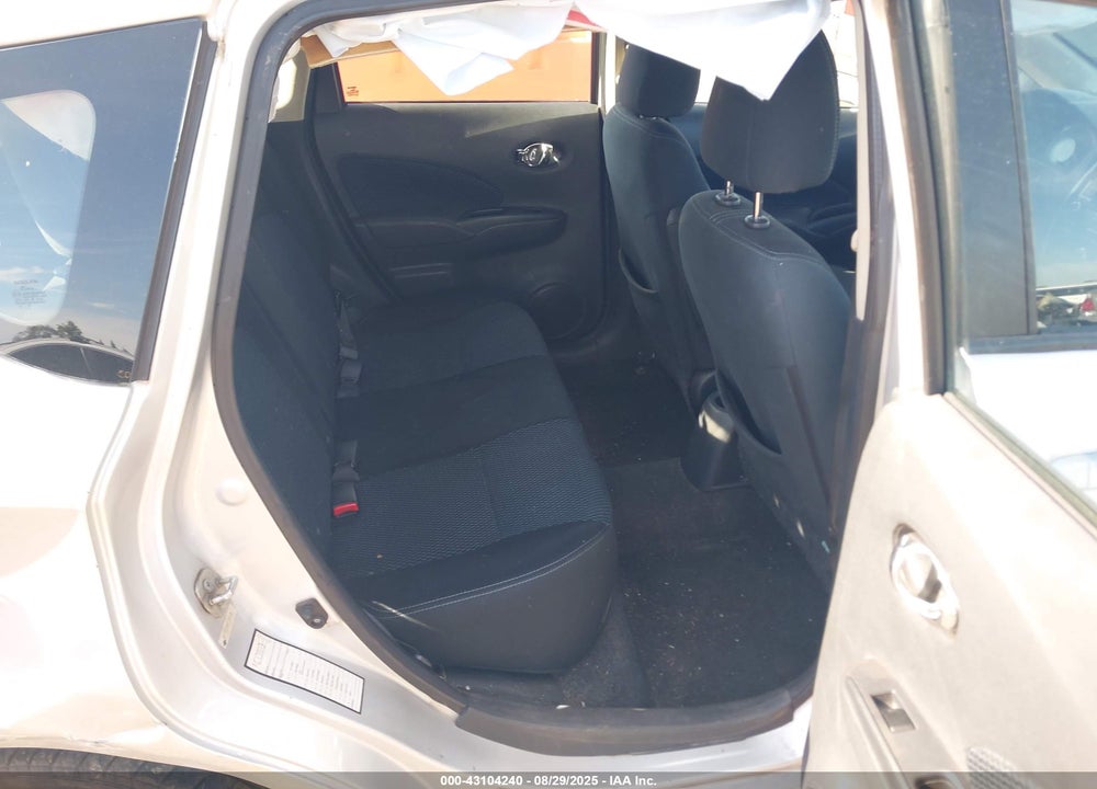 2015 NISSAN VERSA NOTE VIN: 3N1CE2CP0FL358409