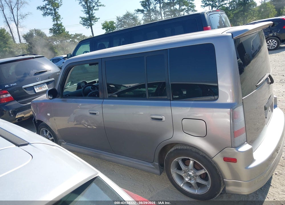 2004 SCION XB VIN: JTLKT324140148069