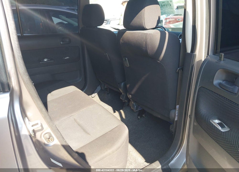 2004 SCION XB VIN: JTLKT324140148069