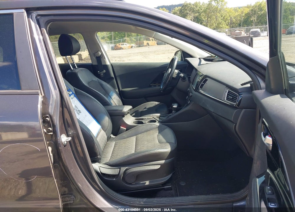 2018 KIA NIRO VIN: KNDCC3LC1J5145600