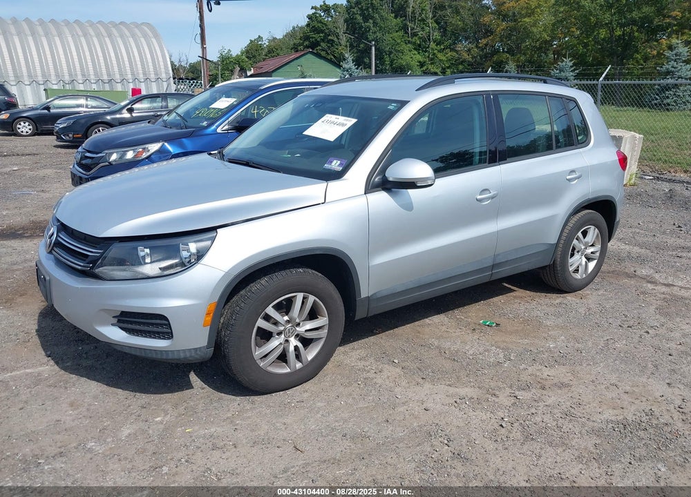 2017 VOLKSWAGEN TIGUAN VIN: WVGAV7AX3HK029532