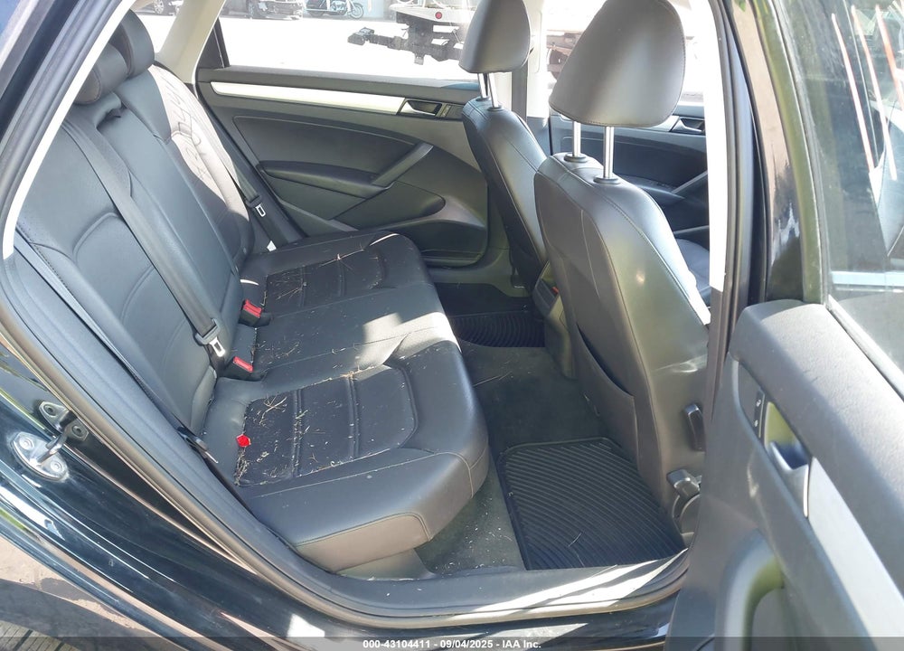 2012 VOLKSWAGEN PASSAT VIN: 1VWBP7A39CC083174