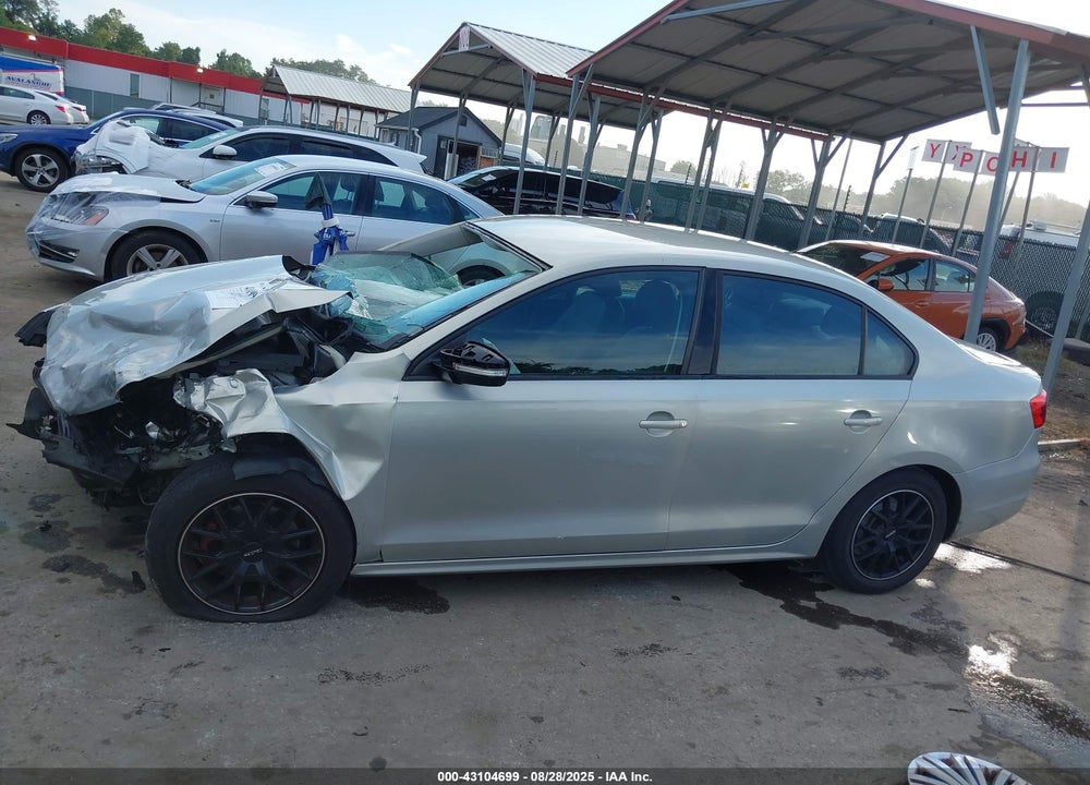 2011 VOLKSWAGEN JETTA VIN: 3VWDZ7AJ0BM050708