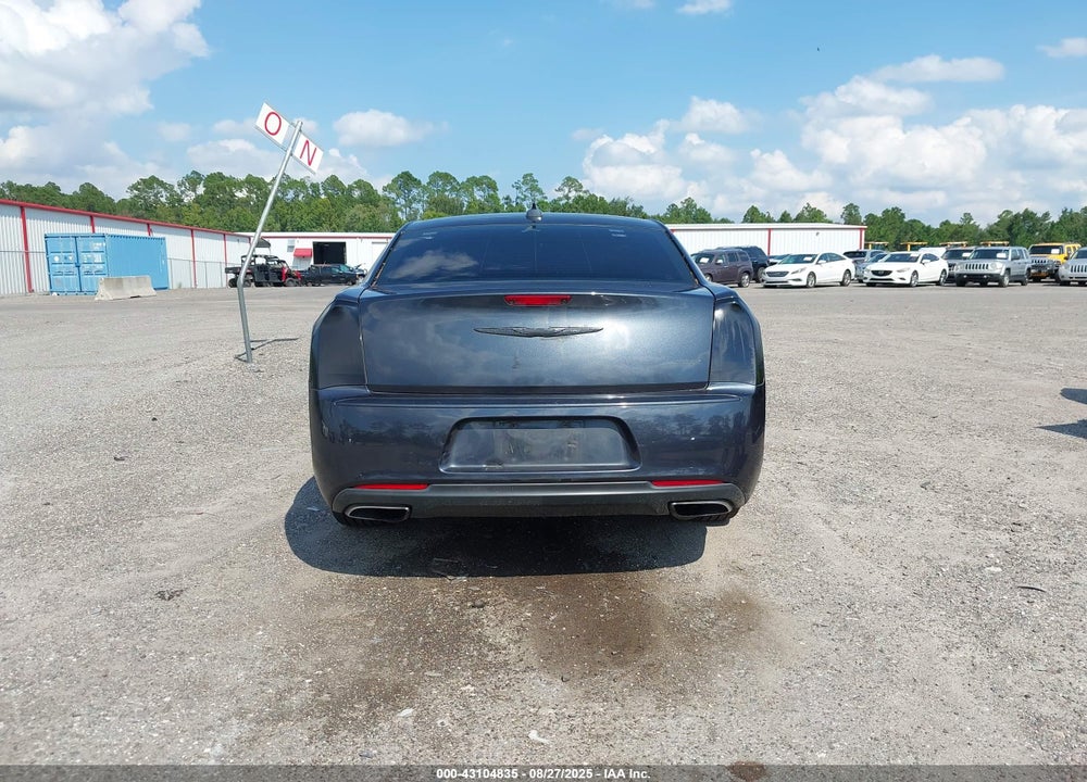2018 CHRYSLER 300 VIN: 2C3CCAAG1JH320466