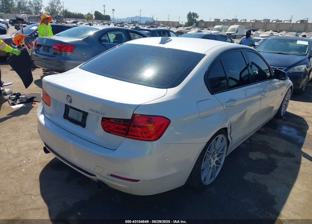 2013 BMW 3 SERIES VIN: WBA3A9C56DF475075