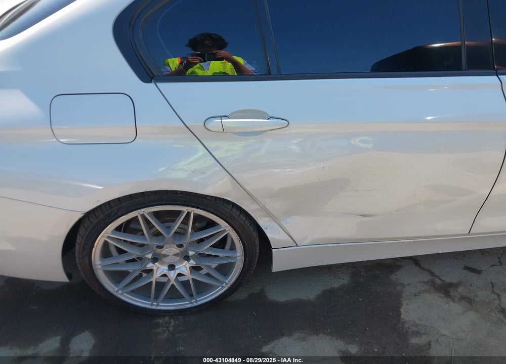 2013 BMW 3 SERIES VIN: WBA3A9C56DF475075