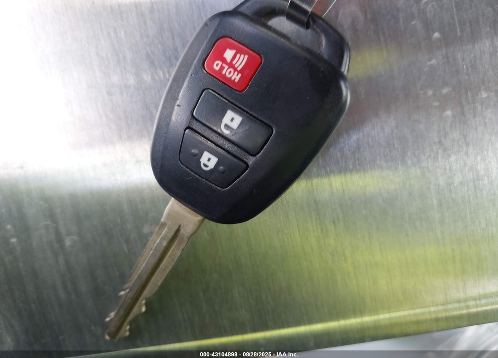 2015 TOYOTA RAV4 XLE VIN: 2T3WFREV5FW175835
