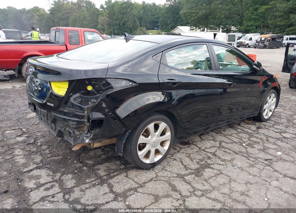 2013 HYUNDAI ELANTRA VIN: KMHDH4AE0DU582543