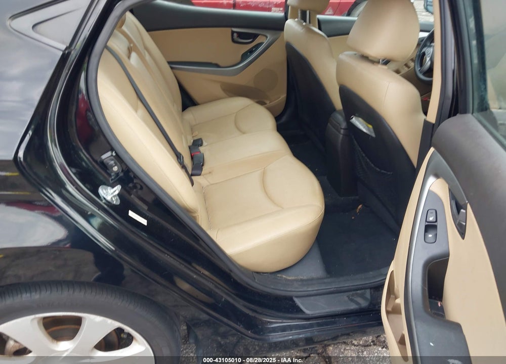 2013 HYUNDAI ELANTRA VIN: KMHDH4AE0DU582543