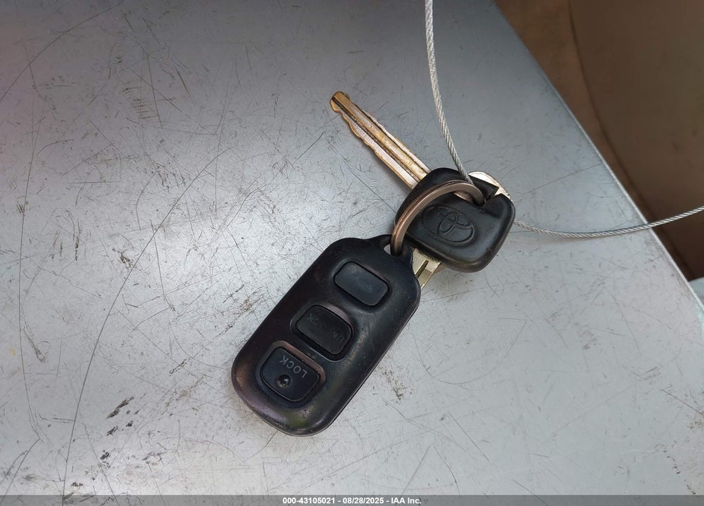 2005 TOYOTA CAMRY LE VIN: 4T1BE32K15U023017