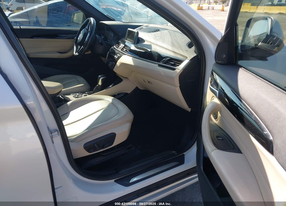 2016 BMW X1 VIN: WBXHT3C30GP882728