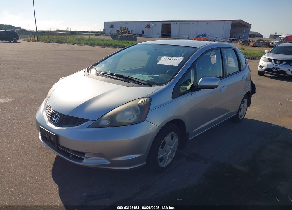 2013 HONDA FIT VIN: JHMGE8H37DC064584