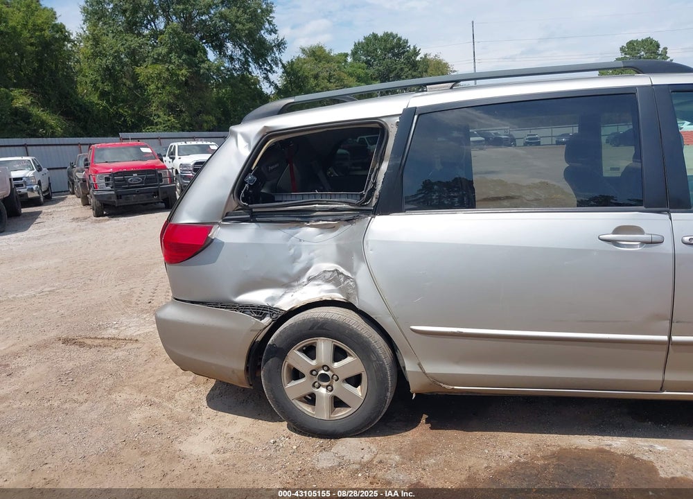 2004 TOYOTA SIENNA VIN: 5TDZA22C24S174405