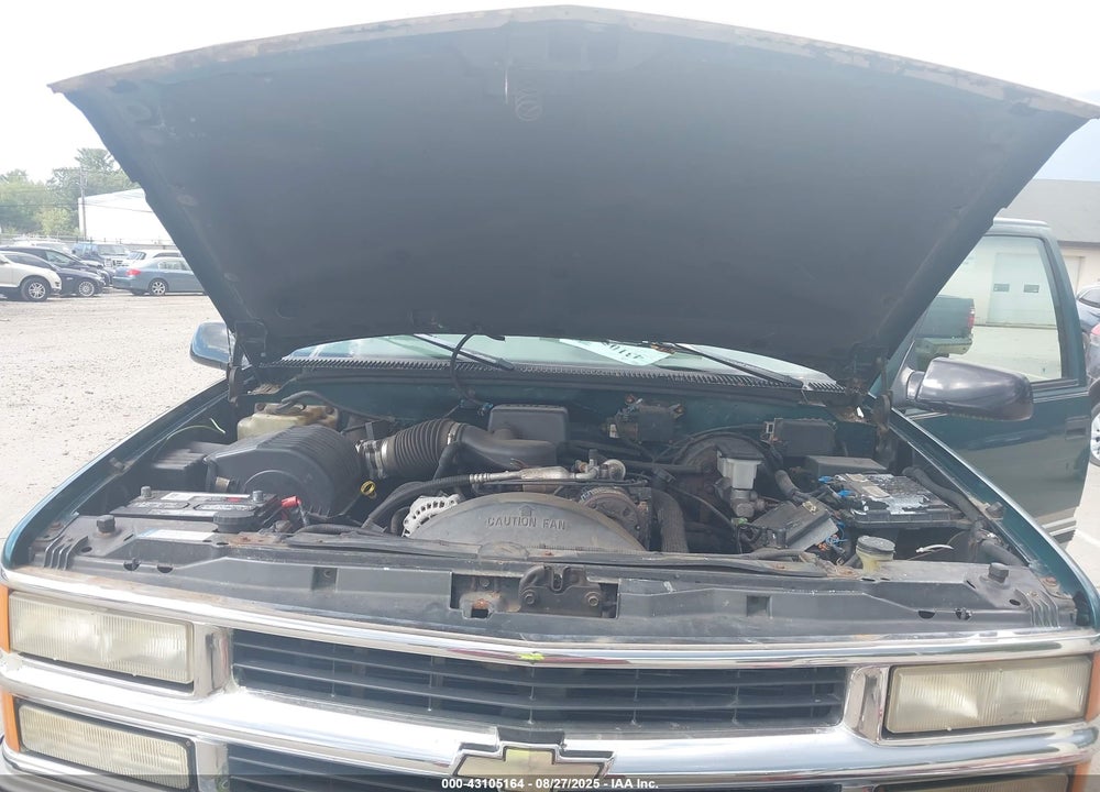 1998 CHEVROLET TAHOE VIN: 3GNEK18R4WG124972