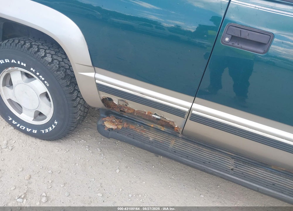 1998 CHEVROLET TAHOE VIN: 3GNEK18R4WG124972
