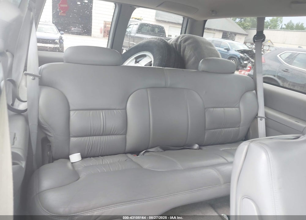1998 CHEVROLET TAHOE VIN: 3GNEK18R4WG124972
