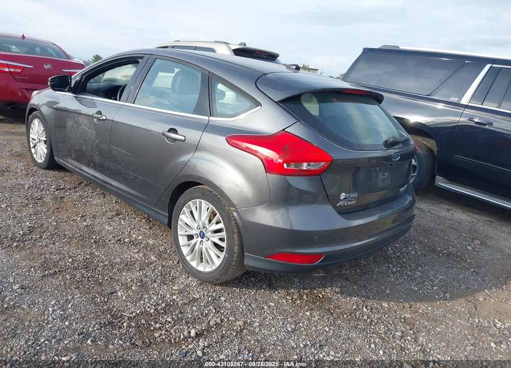 2015 FORD FOCUS VIN: 1FADP3N27FL260899