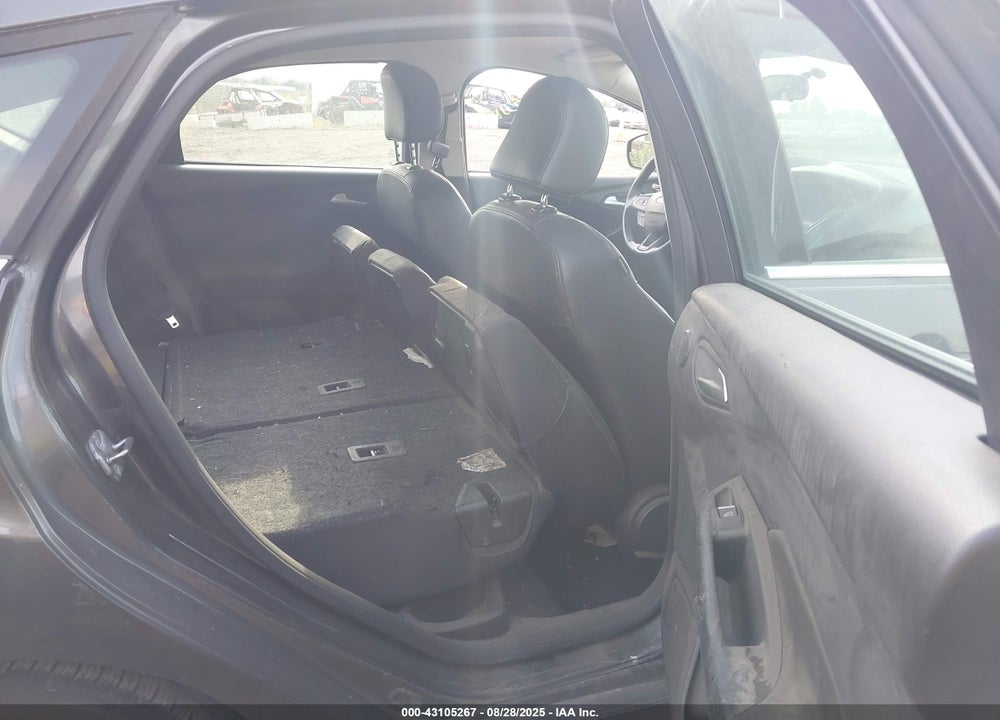 2015 FORD FOCUS VIN: 1FADP3N27FL260899