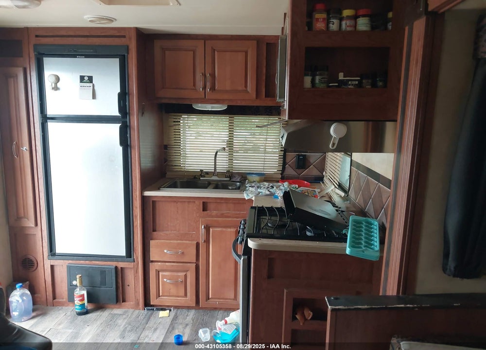 2014 WILDCAT TRAVEL TRAILER VIN: 4X4TWCZ26ET013045