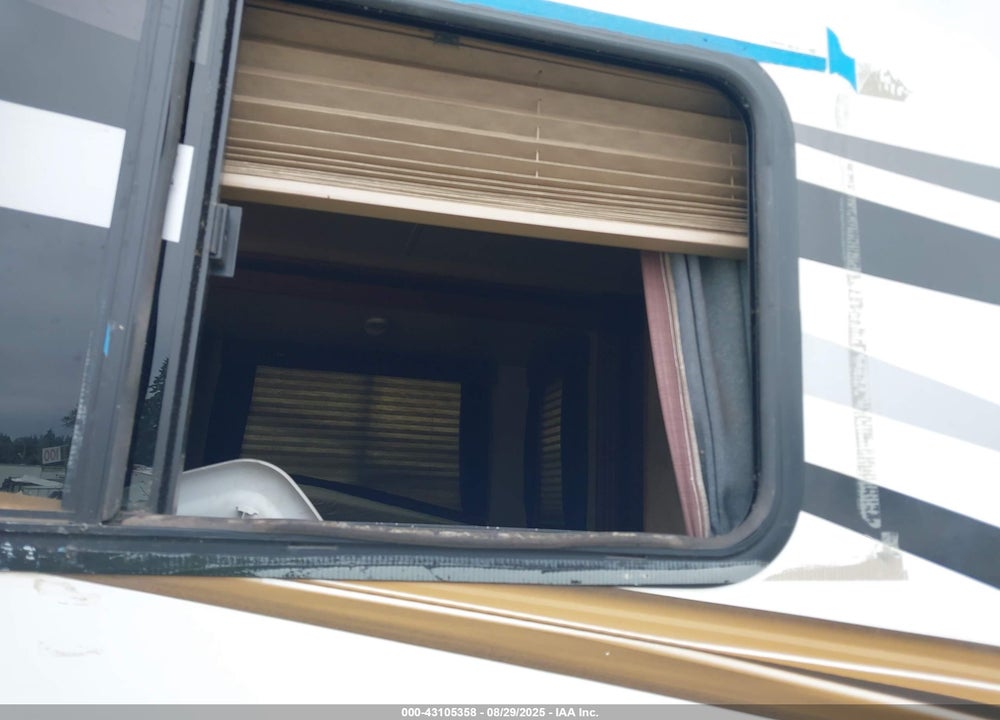 2014 WILDCAT TRAVEL TRAILER VIN: 4X4TWCZ26ET013045