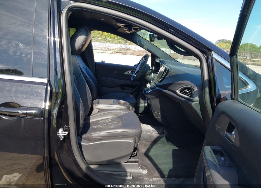 2025 CHRYSLER PACIFICA SELECT VIN: 2C4RC1BG7SR568608