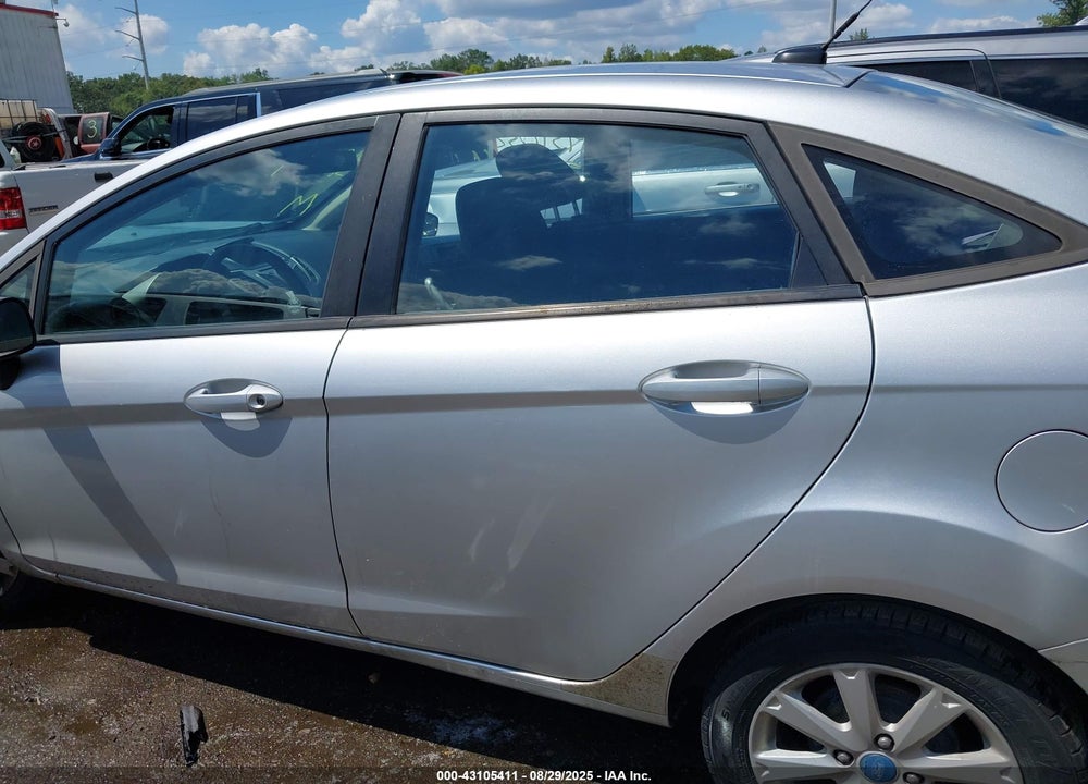2011 FORD FIESTA VIN: 3FADP4BJ4BM227563
