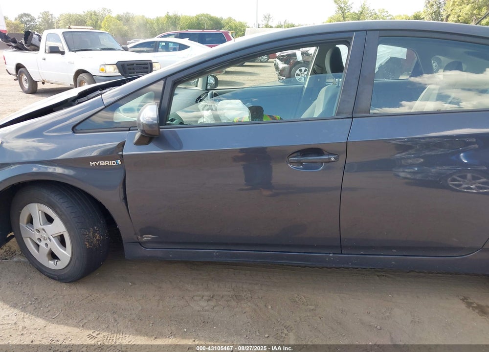 2011 TOYOTA PRIUS THREE VIN: JTDKN3DU8B0316743