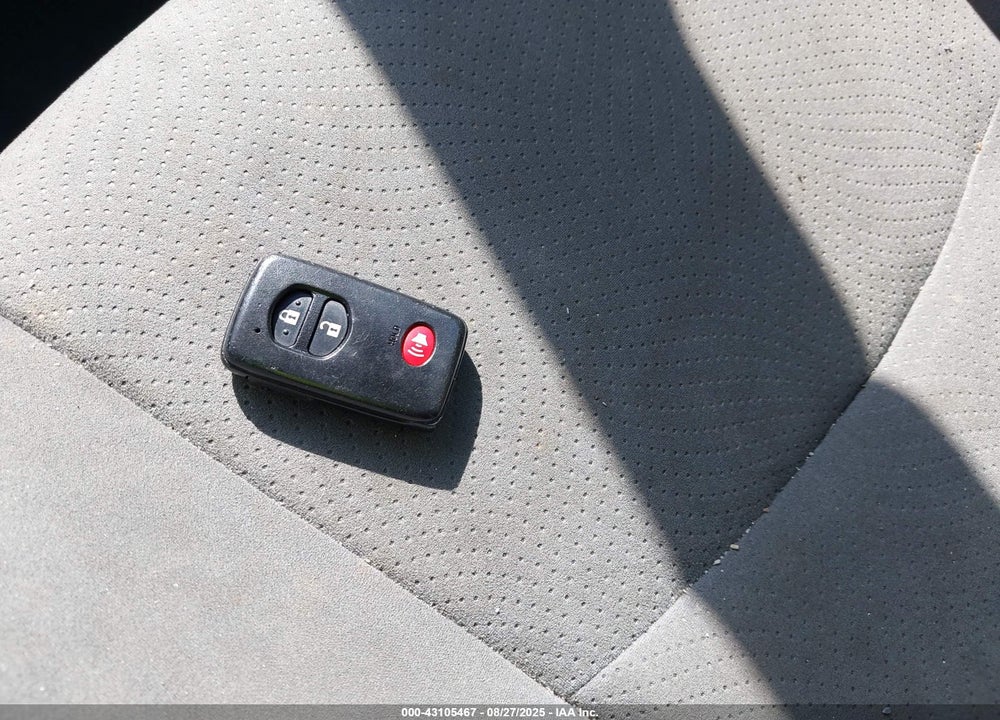 2011 TOYOTA PRIUS THREE VIN: JTDKN3DU8B0316743