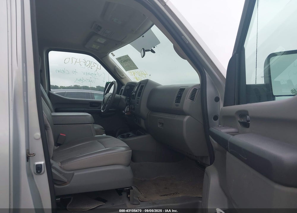 2018 NISSAN NV PASSENGER NV3500 HD SV V6 VIN: 5BZBF0AA7JN852350