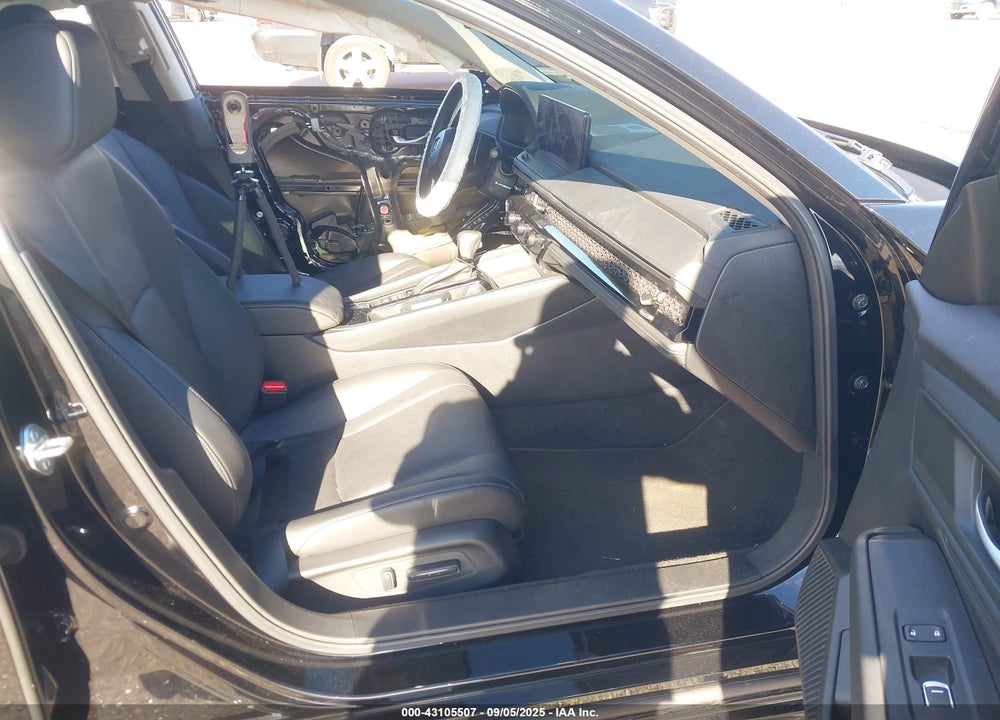 2025 HONDA ACCORD HYBRID EX-L VIN: 1HGCY2F65SA046029