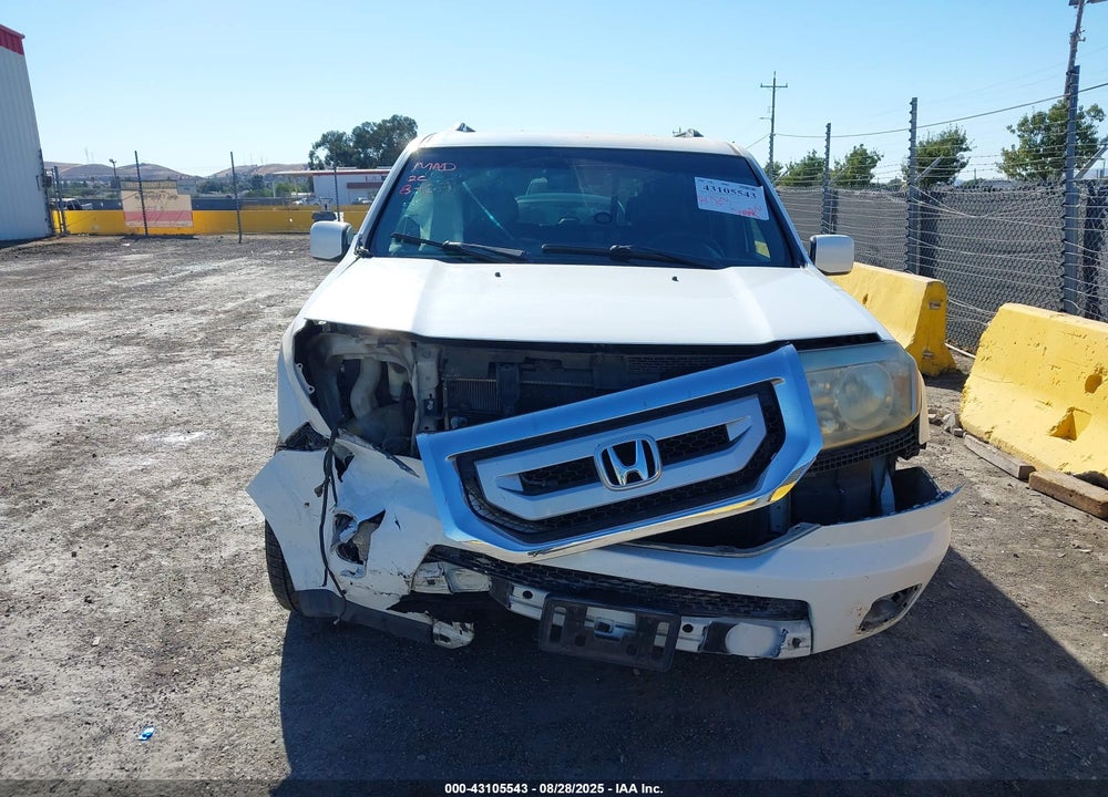 2011 HONDA PILOT VIN: 5FNYF3H43BB010889