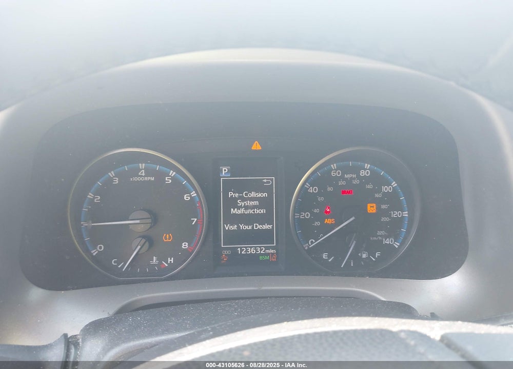 2018 TOYOTA RAV4 VIN: 2T3WFREV7JW513163