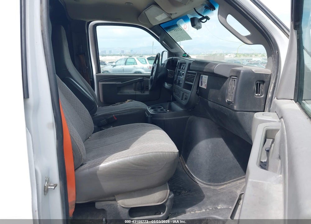 2017 CHEVROLET EXPRESS 2500 VIN: 1GCWGAF11H1179652