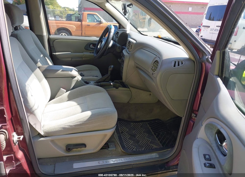 2005 CHEVROLET TRAILBLAZER LS/LT VIN: 1GNDT13S652147874