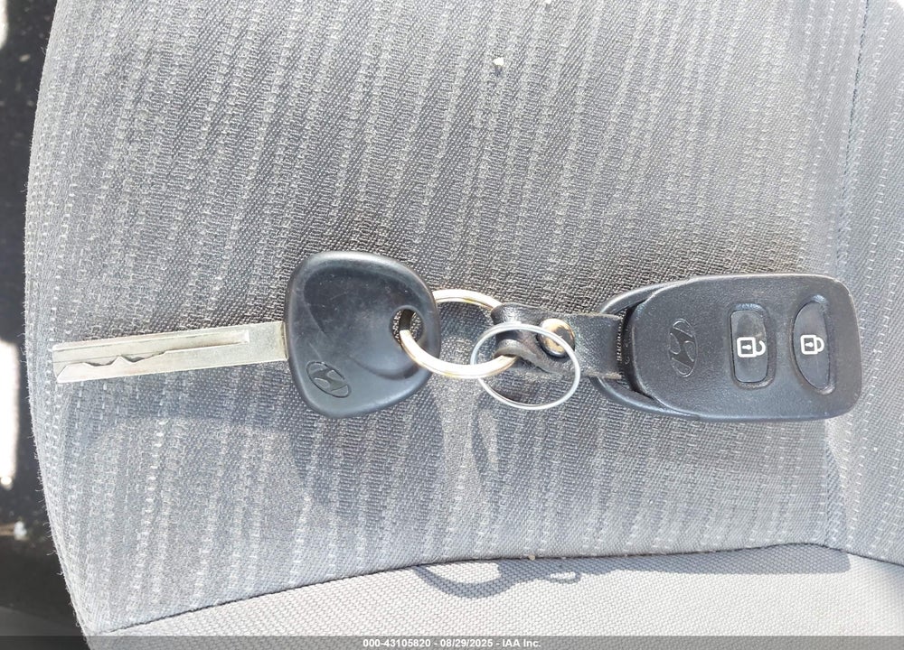 2017 HYUNDAI ACCENT VIN: KMHCT4AE7HU341031