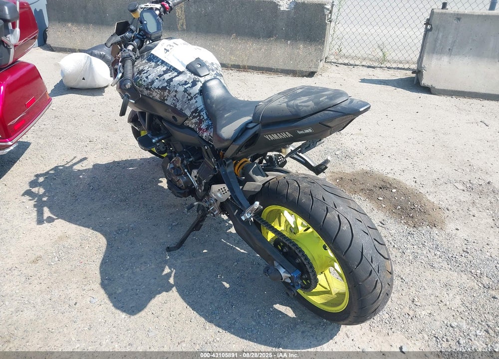 2017 YAMAHA FZ07 VIN: JYARM06E6HA011875