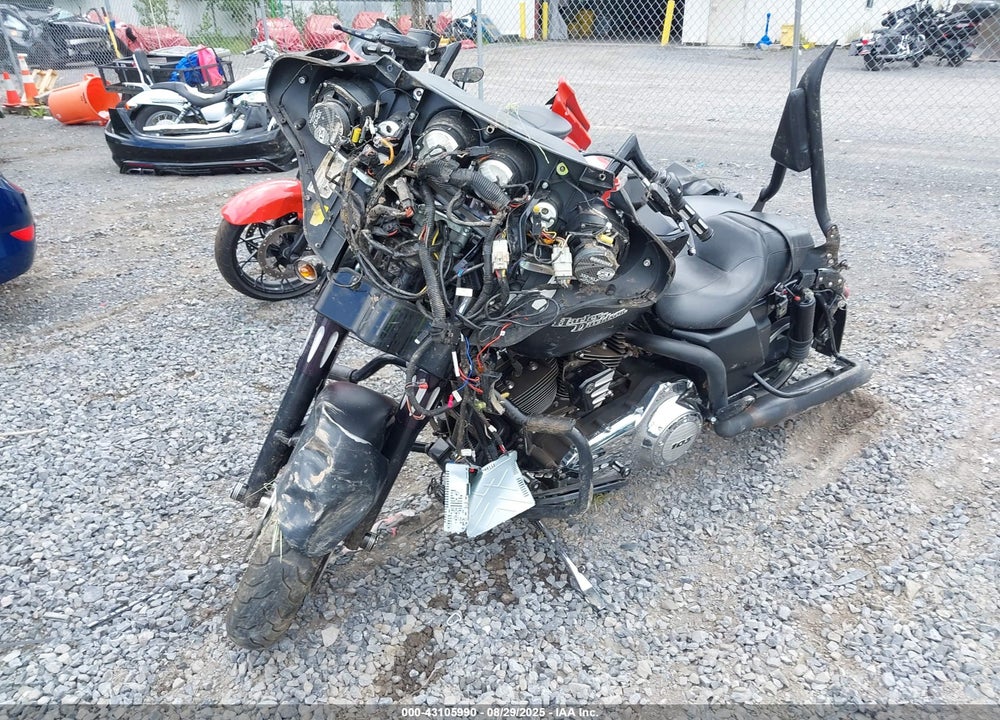 2013 HARLEY-DAVIDSON FLHX VIN: 1HD1KBM19DB679854