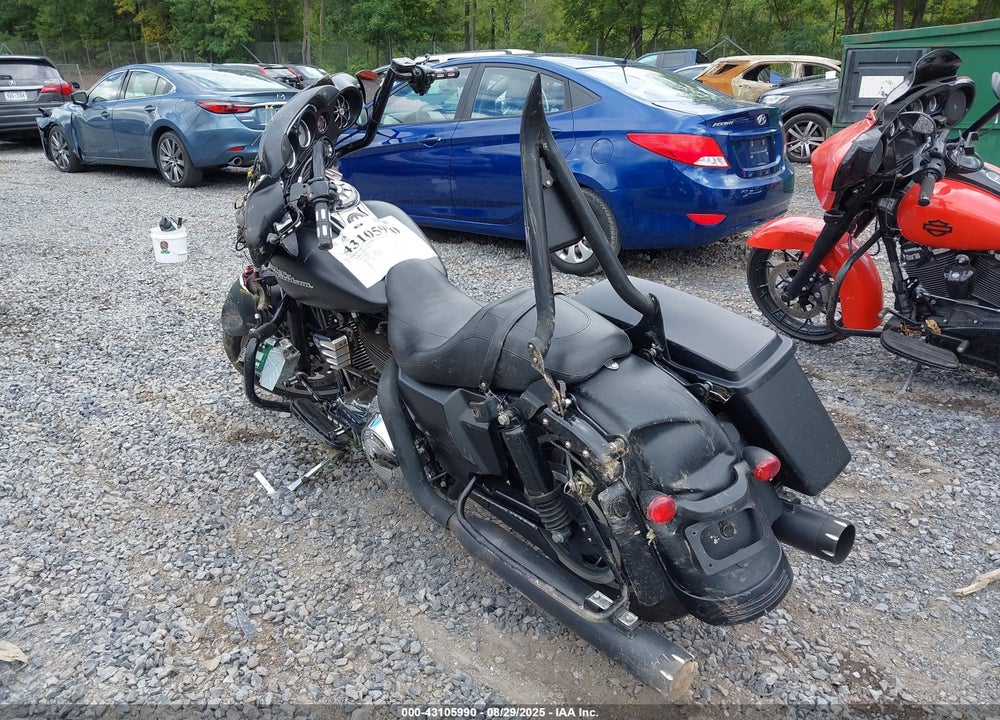 2013 HARLEY-DAVIDSON FLHX VIN: 1HD1KBM19DB679854