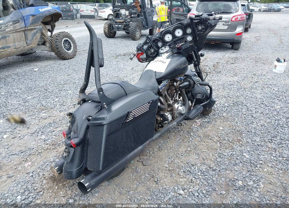 2013 HARLEY-DAVIDSON FLHX VIN: 1HD1KBM19DB679854
