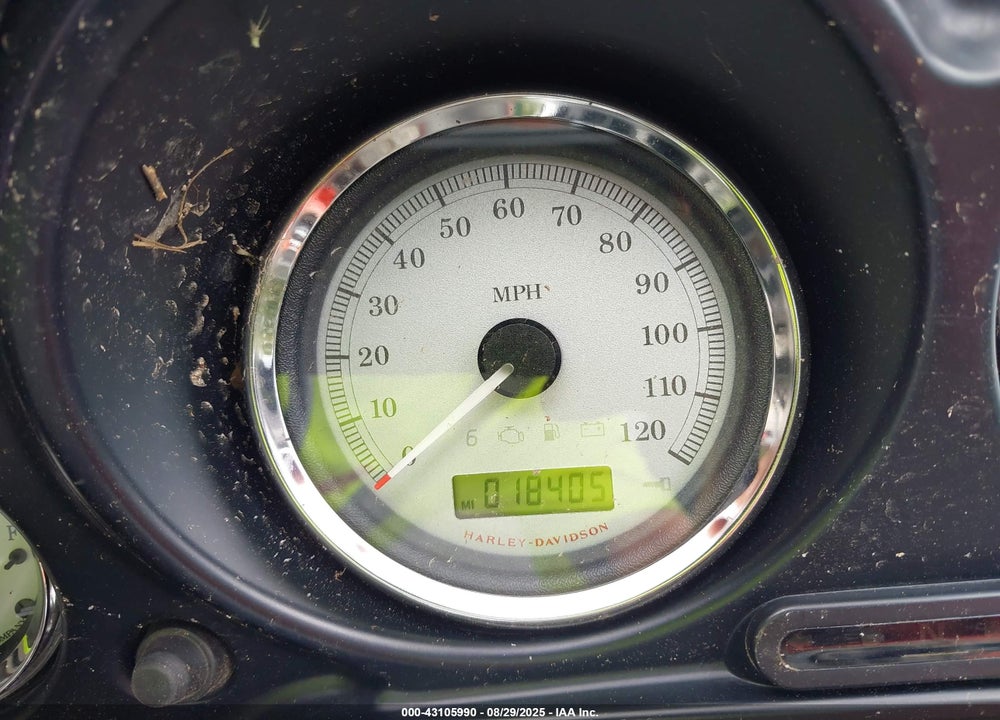 2013 HARLEY-DAVIDSON FLHX VIN: 1HD1KBM19DB679854